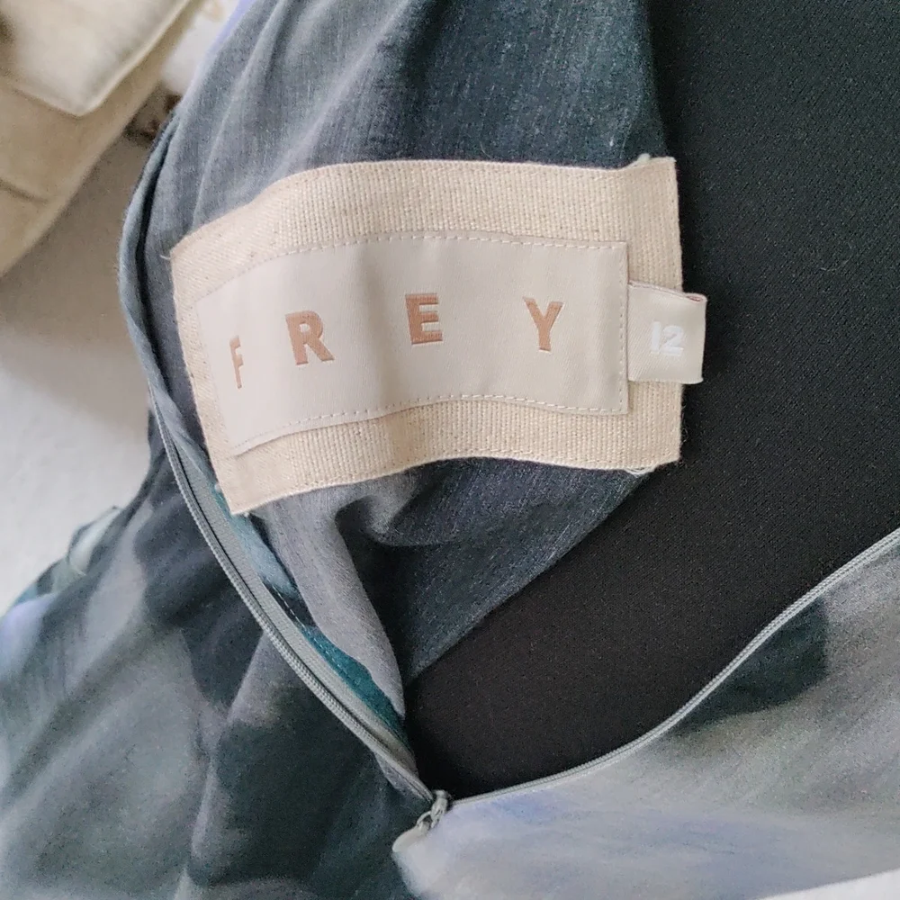 Frey Sheer Top Blouse - Picture 7 of 7